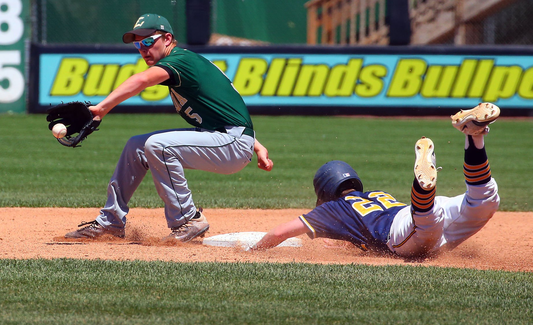 La Crosse Aquinas baseball team Division 3 state champs